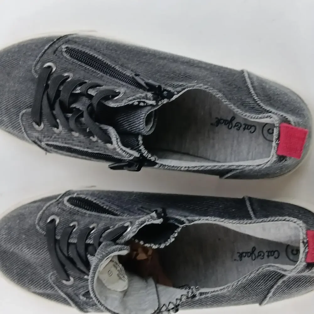 Cat & Jack Shoes Kids Size 5 Gray Denim Zipper Lace Up Casual Low Top Sneakers
